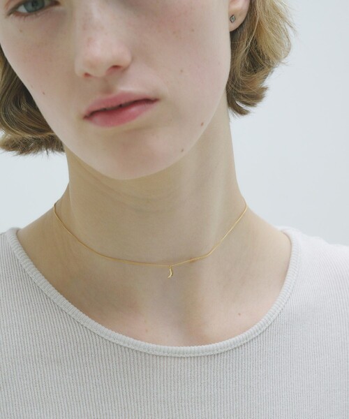 and cloud(アンドクラウド)の「Minimum Crescent Necklace(ネックレス・レディース・ブラック/イエローゴールド/シルバー・FREE)」の21枚目の写真
