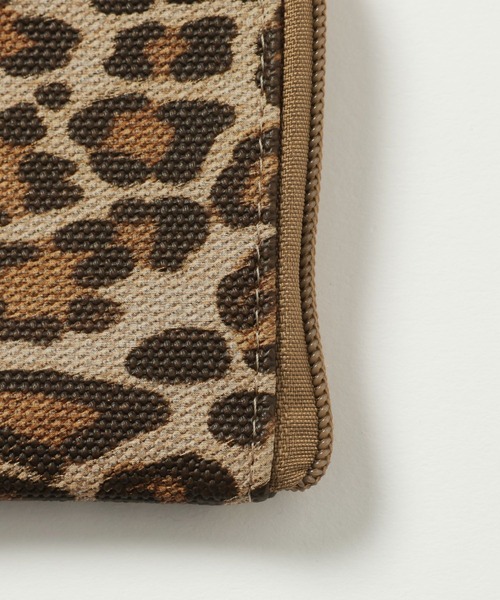 LAKOLE（ラコレ）の「フェイクレザーポーチ付きマルチスマホショルダーストラップ / 583271（スマホグッズ・レディース・ブラウン/アイボリー/ブラック/その他6・FREE）」の5枚目の写真