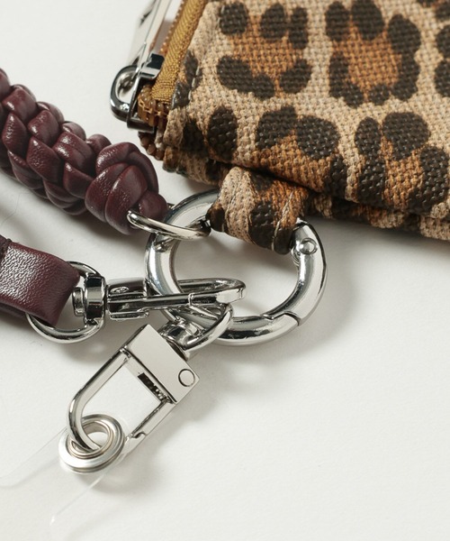 LAKOLE（ラコレ）の「フェイクレザーポーチ付きマルチスマホショルダーストラップ / 583271（スマホグッズ・レディース・ブラウン/アイボリー/ブラック/その他6・FREE）」の6枚目の写真