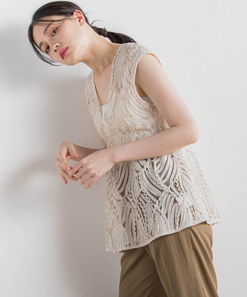 Droite lautreamont（ドロワットロートレアモン）の「チュールコード刺繍ビスチェ≪洗濯機で洗える≫（シャツ/ブラウス・レディース・ベージュ/オフホワイト/ブラック・M）」の14枚目の写真