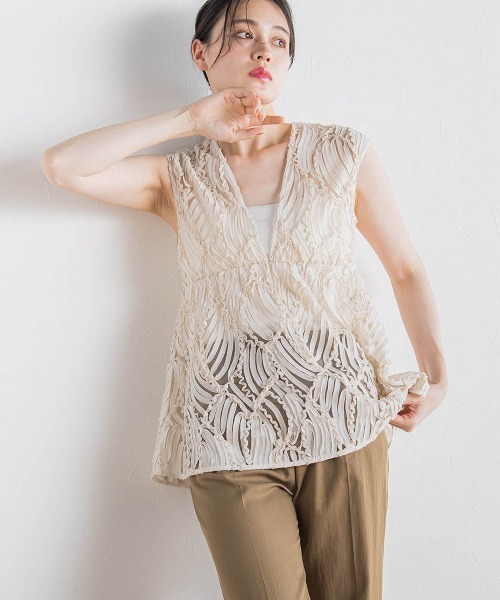 Droite lautreamont（ドロワットロートレアモン）の「チュールコード刺繍ビスチェ≪洗濯機で洗える≫（シャツ/ブラウス・レディース・ベージュ/オフホワイト/ブラック・M）」の16枚目の写真