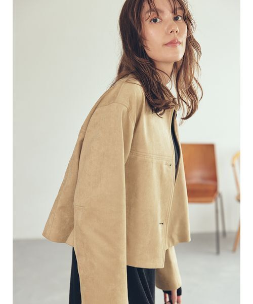 Mila Owen（ミラオーウェン）の「ショート丈ステンカラーリサ