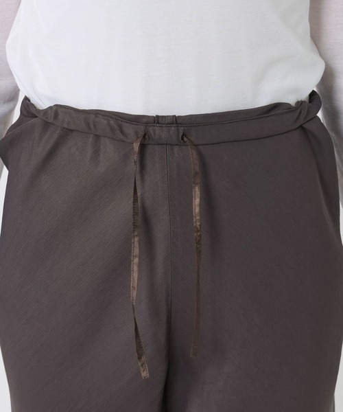 BABYLONE（バビロン）の「アセテートバイヤスパンツ（その他パンツ・レディース・チャコール/アイボリー・フリー）」の18枚目の写真
