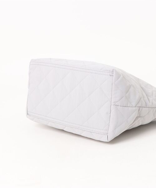 and it_(アンドイット)の「キルティングミニトート(トートバッグ・レディース・ブラック/モカ・FREE)」の4枚目の写真