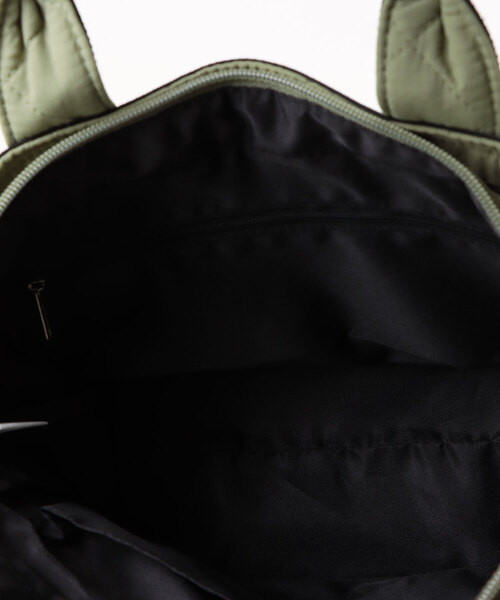 and it_(アンドイット)の「キルティングミニトート(トートバッグ・レディース・ブラック/モカ・FREE)」の6枚目の写真