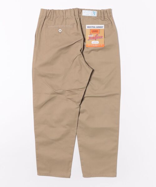 IO（イオ）（イオ）の「UNIVERSAL OVERALL / TUCK TAPERED_16ﾃ・2TC TWILL / PT-05R（チノパンツ・メンズ・ベージュ/ブラック・32/28/30/34/36）」の3枚目の写真