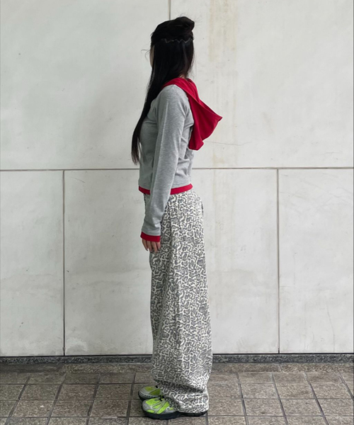 Oriens JOURNAL STANDARD（オリエンス ジャーナルスタンダード）の「レイヤードフーディーロングスリーブトップス（Tシャツ/カットソー・レディース・グレー/ブラウン系その他・FREE）」の3枚目の写真