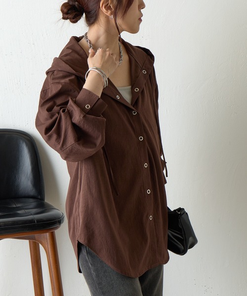 COLONY 2139(コロニートゥーワンスリーナイン)の「起毛フードシャツ(シャツ/ブラウス・レディース・ブラック/ブラウン/グレイッシュベージュ・FREE)」の7枚目の写真