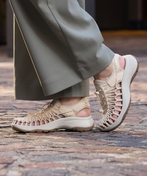 KEEN（キーン）の「【厚底】UNEEK ASTORIA / ユニーク アストリア/ レディース スニーカー サンダル（サンダル・レディース・ホワイト系その他・22.5cm/23cm/23.5cm/24cm/24.5cm/25cm/25.5cm/26cm/26.5cm）」の9枚目の写真