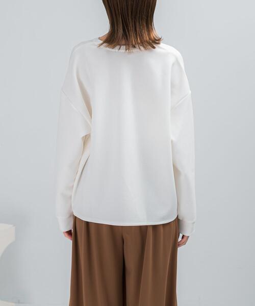 URBAN RESEARCH ROSSO WOMEN（アーバンリサーチ　ロッソ）の「Vネックジョーゼットプルオーバー（Tシャツ/カットソー・レディース・ブラック/オフホワイト・FREE）」の6枚目の写真