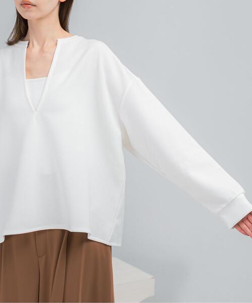 URBAN RESEARCH ROSSO WOMEN（アーバンリサーチ　ロッソ）の「Vネックジョーゼットプルオーバー（Tシャツ/カットソー・レディース・ブラック/オフホワイト・FREE）」の7枚目の写真