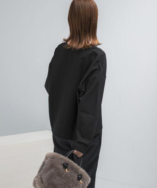 URBAN RESEARCH ROSSO WOMEN（アーバンリサーチ　ロッソ）の「Vネックジョーゼットプルオーバー（Tシャツ/カットソー・レディース・ブラック/オフホワイト・FREE）」の11枚目の写真