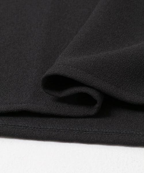 URBAN RESEARCH ROSSO WOMEN（アーバンリサーチ　ロッソ）の「Vネックジョーゼットプルオーバー（Tシャツ/カットソー・レディース・ブラック/オフホワイト・FREE）」の15枚目の写真