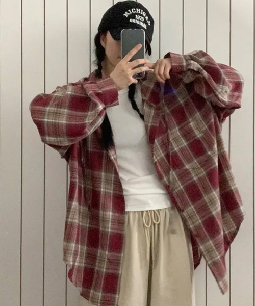 LAFFMO(ラフモ)の「チェック柄フード付きオーバーサイズシャツ(シャツ/ブラウス・レディース・ネイビー/ブラウン/レッド・F)」の8枚目の写真