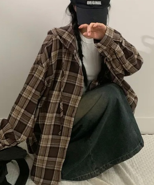 LAFFMO(ラフモ)の「チェック柄フード付きオーバーサイズシャツ(シャツ/ブラウス・レディース・ネイビー/ブラウン/レッド・F)」の6枚目の写真