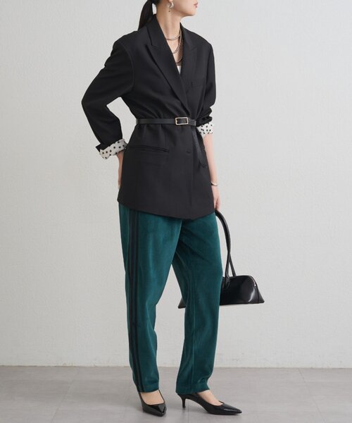 LOUNGEDRESS(ラウンジドレス)の「adidas ベロアトラックパンツ(その他パンツ・レディース・グリーン/ネイビー・SMALL)」の9枚目の写真