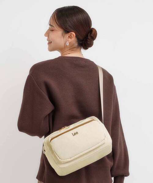 Lee（リー）の「【Lee別注】コーデュロイショルダーバッグ（ショルダーバッグ・レディース・ブラウン系その他/ライトベージュ/ネイビー/ピンク系その他・00）」の6枚目の写真