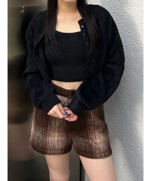 EMODA(エモダ)の「タックシャギーショートパンツ(その他パンツ・レディース・ブラウン/ブラック/グレー・SMALL/MEDIUM)」の5枚目の写真