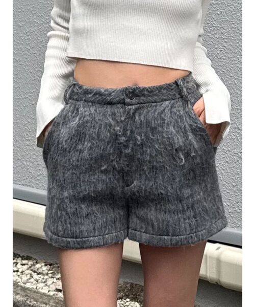 EMODA(エモダ)の「タックシャギーショートパンツ(その他パンツ・レディース・ブラウン/ブラック/グレー・SMALL/MEDIUM)」の8枚目の写真