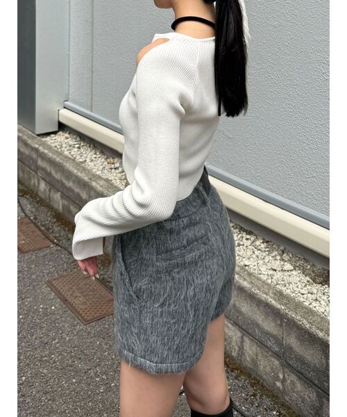 EMODA(エモダ)の「タックシャギーショートパンツ(その他パンツ・レディース・ブラウン/ブラック/グレー・SMALL/MEDIUM)」の10枚目の写真