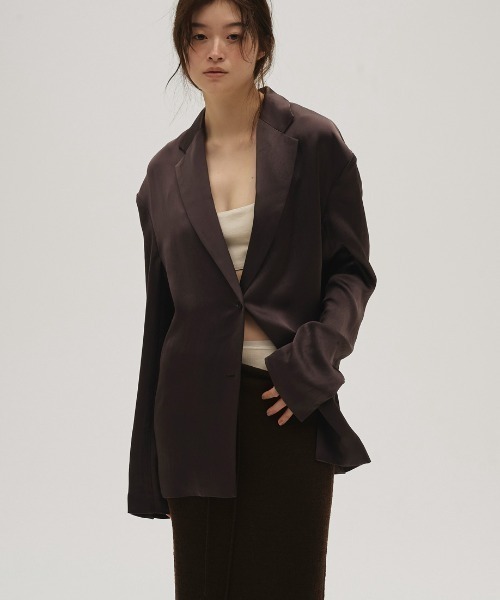 TODAYFUL(トゥデイフル)の「Satin Over Jacket(テーラードジャケット・レディース・キナリ/ブラック/ダークブラウン・36inch/38inch)」の1枚目の写真