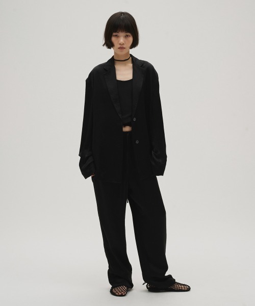 TODAYFUL(トゥデイフル)の「Satin Over Jacket(テーラードジャケット・レディース・キナリ/ブラック/ダークブラウン・36inch/38inch)」の4枚目の写真