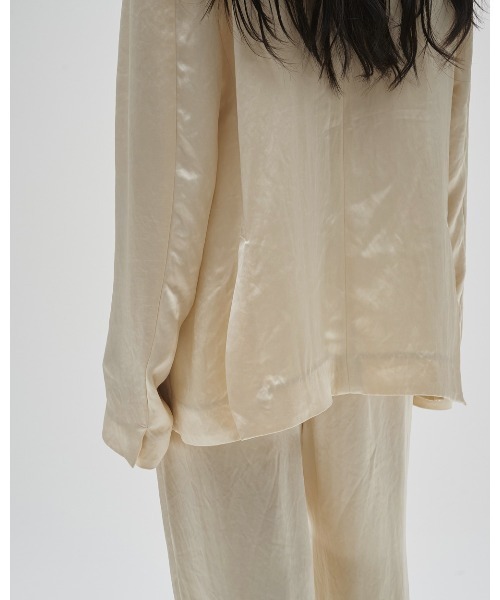 TODAYFUL(トゥデイフル)の「Satin Over Jacket(テーラードジャケット・レディース・キナリ/ブラック/ダークブラウン・36inch/38inch)」の9枚目の写真