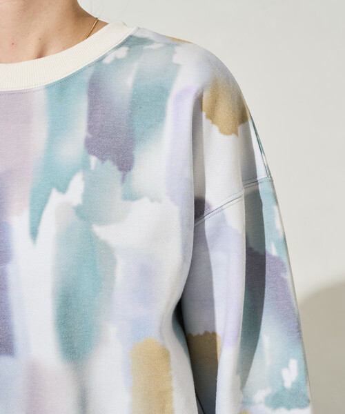 限定展開 水彩柄 クロップド丈 スウェット プルオーバー（スウェット