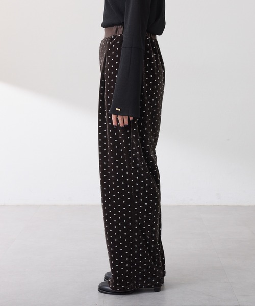 COLLAGE GALLARDAGALANTE（コラージュガリャルダガランテ）の「グリッタードットベロアキャミセットアップ（セットアップ・レディース・ブラック/ブラウン・FREE）」の14枚目の写真