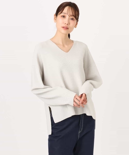 MK MICHEL KLEIN(エムケーミッシェルクラン)の「片畦編みVネックニット/洗える(ニット/セーター・レディース・アイボリー/モカ/レッド/ライトグレー/ネイビー/ライトブルー・38)」の10枚目の写真