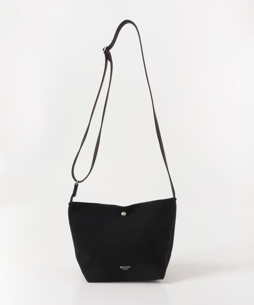 ORCIVAL(オーシバル)の「ORCIVAL SHOULDER POUCH MEDIUM(ショルダーバッグ・レディース・ブラック/グレー・ONE)」の2枚目の写真