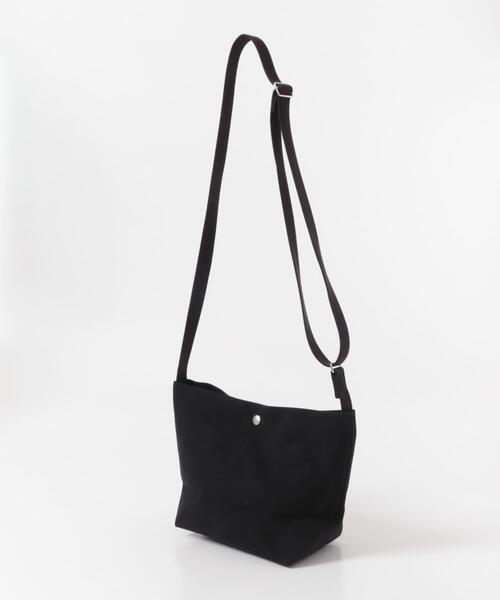 ORCIVAL(オーシバル)の「ORCIVAL SHOULDER POUCH MEDIUM(ショルダーバッグ・レディース・ブラック/グレー・ONE)」の9枚目の写真