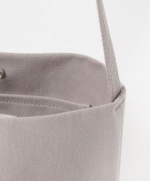 ORCIVAL(オーシバル)の「ORCIVAL SHOULDER POUCH MEDIUM(ショルダーバッグ・レディース・ブラック/グレー・ONE)」の3枚目の写真