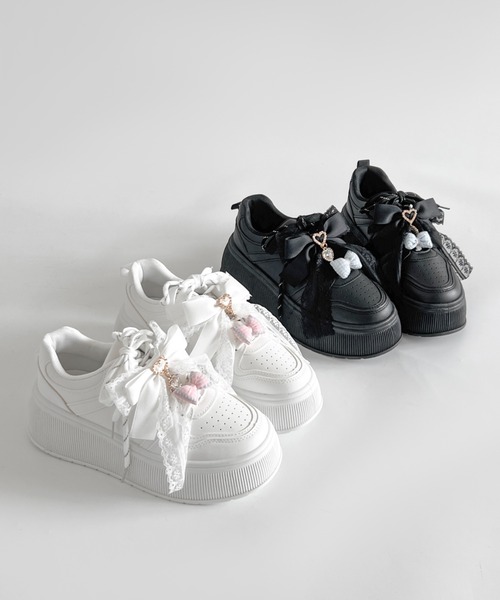 Shoes in Closet(シューズインクローゼット)の「厚底 プラットフォーム チャーム付 ダブルシューレース コート スニーカー 5435(スニーカー・レディース・ホワイト/ブラック・M/L/LL/S)」の22枚目の写真
