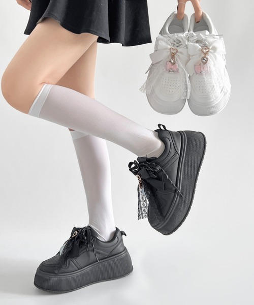 Shoes in Closet(シューズインクローゼット)の「厚底 プラットフォーム チャーム付 ダブルシューレース コート スニーカー 5435(スニーカー・レディース・ホワイト/ブラック・M/L/LL/S)」の21枚目の写真