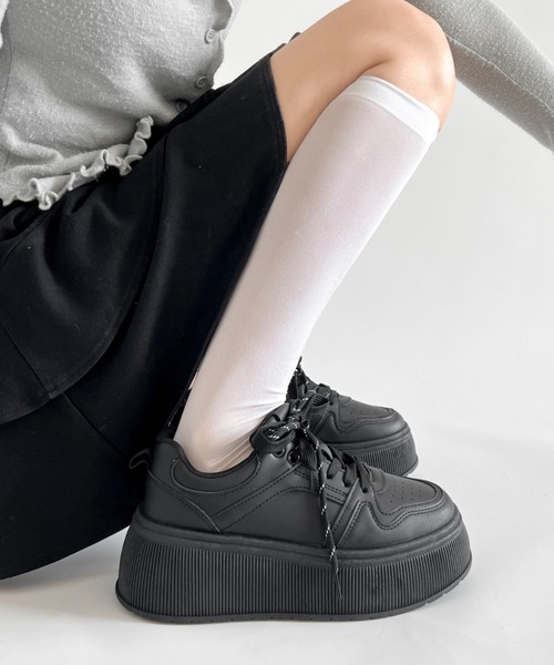 Shoes in Closet(シューズインクローゼット)の「厚底 プラットフォーム チャーム付 ダブルシューレース コート スニーカー 5435(スニーカー・レディース・ホワイト/ブラック・M/L/LL/S)」の15枚目の写真