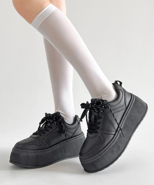 Shoes in Closet(シューズインクローゼット)の「厚底 プラットフォーム チャーム付 ダブルシューレース コート スニーカー 5435(スニーカー・レディース・ホワイト/ブラック・M/L/LL/S)」の17枚目の写真
