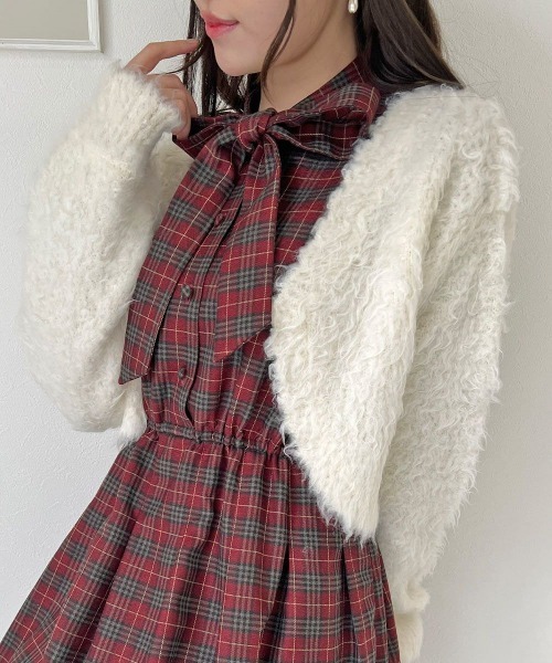 F i.n.t（フィント）の「ポワルフェザーニットボレロ/fint フィント（カーディガン/ボレロ・レディース・ライトグレー/アイボリー/ピンクベージュ・FREE）」の8枚目の写真