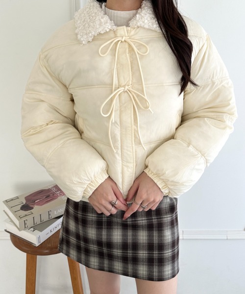 wears(ウェアーズ)の「フロントリボンボリュームダウンジャケット(ダウンジャケット/コート・レディース・イエロー/ブラック/アイボリー・FREE)」の4枚目の写真