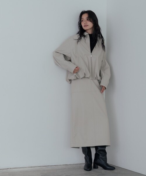 GALLEST（ギャレスト）の「【セットアップ対応】シンセティックレザージャケット（ブルゾン・レディース・ベージュ/ブラック・34/38）」の3枚目の写真