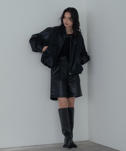 GALLEST（ギャレスト）の「【セットアップ対応】シンセティックレザージャケット（ブルゾン・レディース・ベージュ/ブラック・34/38）」の13枚目の写真