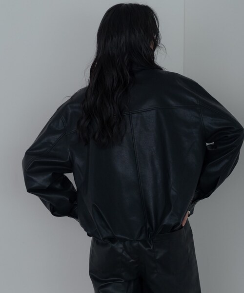 GALLEST（ギャレスト）の「【セットアップ対応】シンセティックレザージャケット（ブルゾン・レディース・ベージュ/ブラック・34/38）」の17枚目の写真