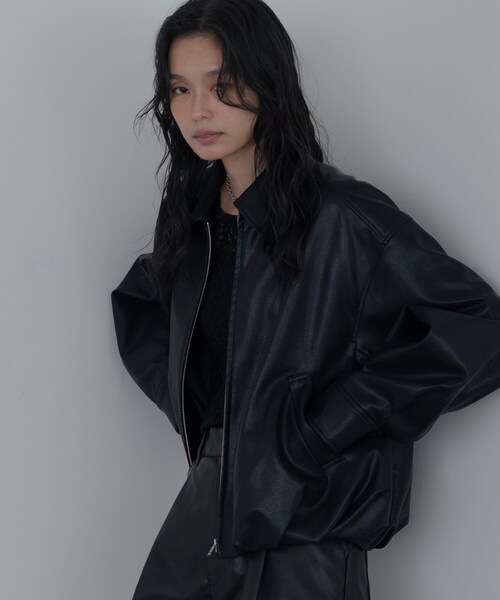 GALLEST（ギャレスト）の「【セットアップ対応】シンセティックレザージャケット（ブルゾン・レディース・ベージュ/ブラック・34/38）」の19枚目の写真