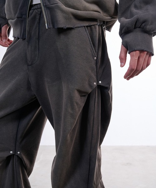 VI E DIT(ヴィエディット)の「Random tack sweat pants/ランダムタックスウェットパンツ(スウェットパンツ・メンズ・チャコールグレー/ブラック・1/2)」の17枚目の写真