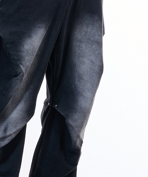 VI E DIT(ヴィエディット)の「Random tack sweat pants/ランダムタックスウェットパンツ(スウェットパンツ・メンズ・チャコールグレー/ブラック・1/2)」の11枚目の写真