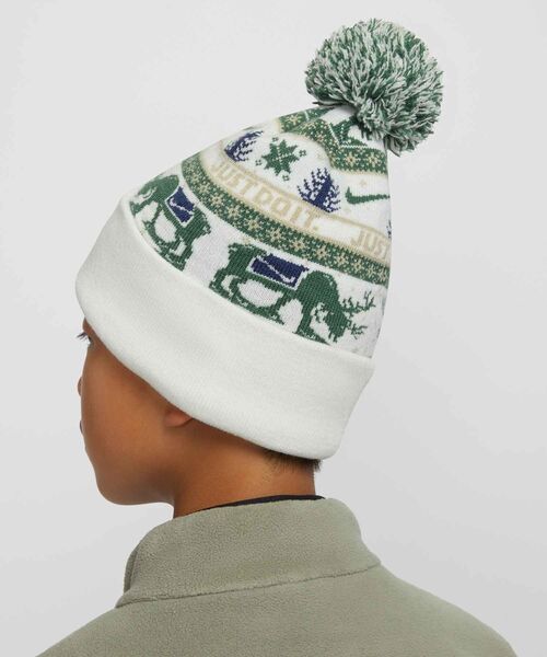 NIKE（ナイキ）の「ナイキ ピーク ビッグキッズ スタンダード カフ ビーニー / Nike Peak Big Kids' Standard Cuff Beanie HV7025-133 Sail（ニットキャップ/ビーニー・キッズ・クリーム・ONE SIZE）」の2枚目の写真