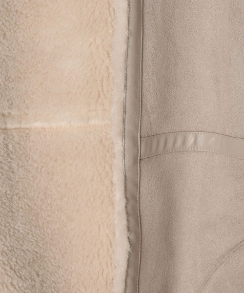 LEPSIM(レプシィム)の「リバーシブルムートンボアポンチョコート 601535(ムートンコート・レディース・ブラック/グレイッシュベージュ・FREE)」の13枚目の写真