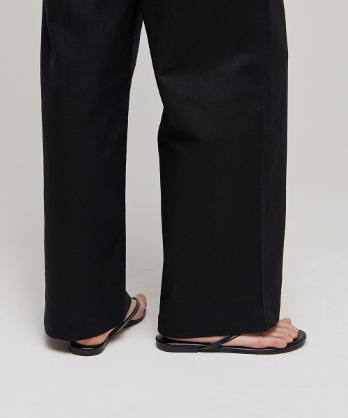 MUSINSA STANDARD WOMAN（ムシンサスタンダードウーマン）の「ウィメンズコットンリネンワイドバンディングパンツ[ブラック]（その他パンツ・レディース・その他・30/24/26/28）」の6枚目の写真