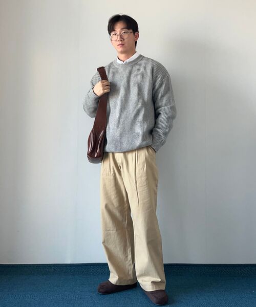 TAKEASY(テイクイージー)の「ラムスウールクルーネックオーバーニット(グレー)(ニット/セーター・メンズ・その他・MEDIUM/LARGE/SMALL)」の9枚目の写真