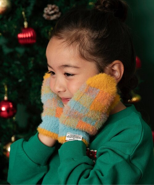 BREEZE（ブリーズ）の「シャギーチェックミトン（手袋・キッズ・イエロー/レッド・95/120/140）」の2枚目の写真